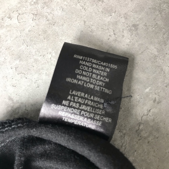 Black top - Picture 5 of 6